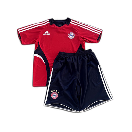 Adidas x FC Bayern Vintage Trikot Set 2010/11 |