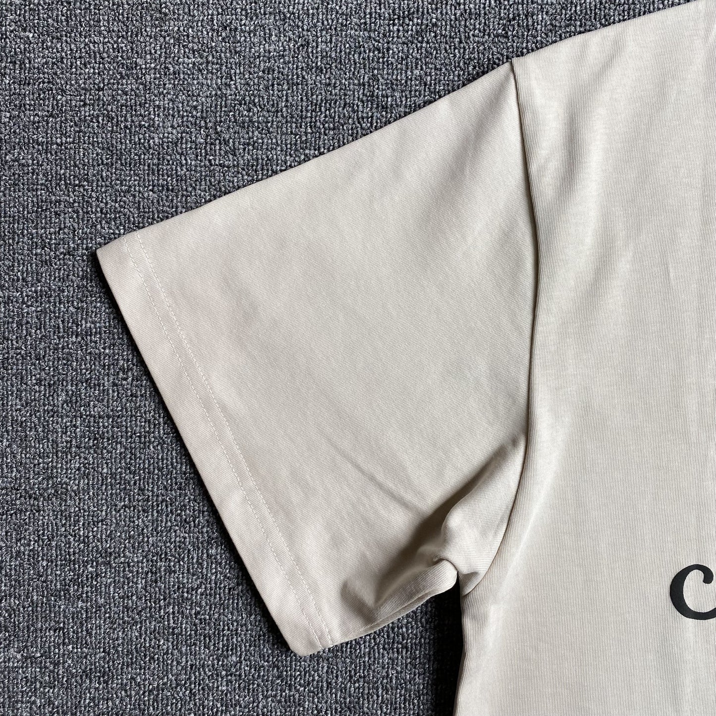Amiri Theatre Flocked Tee Beige