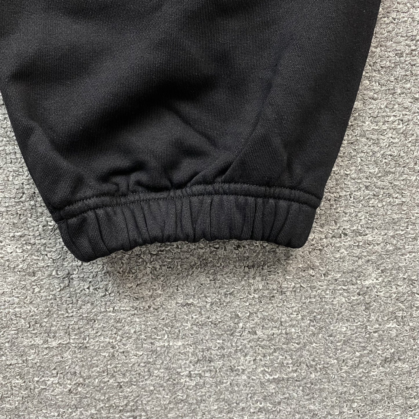 DENIM TEARS THE COTTON WREATH SWEATPANTS MONOCHROME