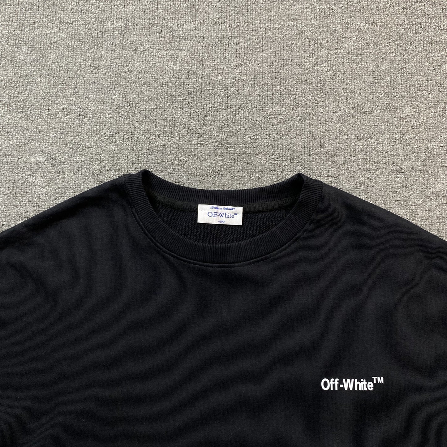 OFF WHITE DIAG HELVETICA CREWNECK BLACK