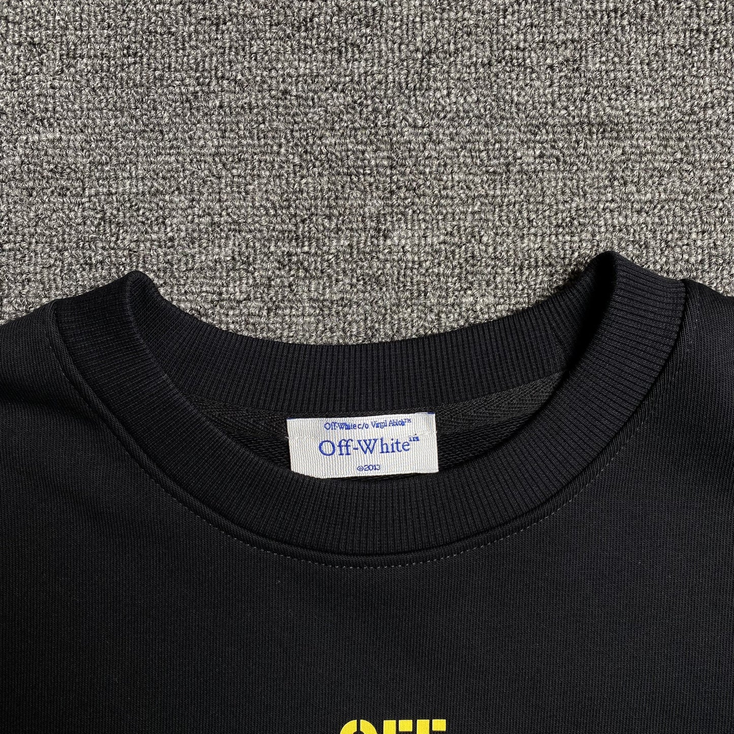 OFF WHITE DIAGONAL ARROW CARAVAGGIO ANN SKATE CREWNECK BLACK
