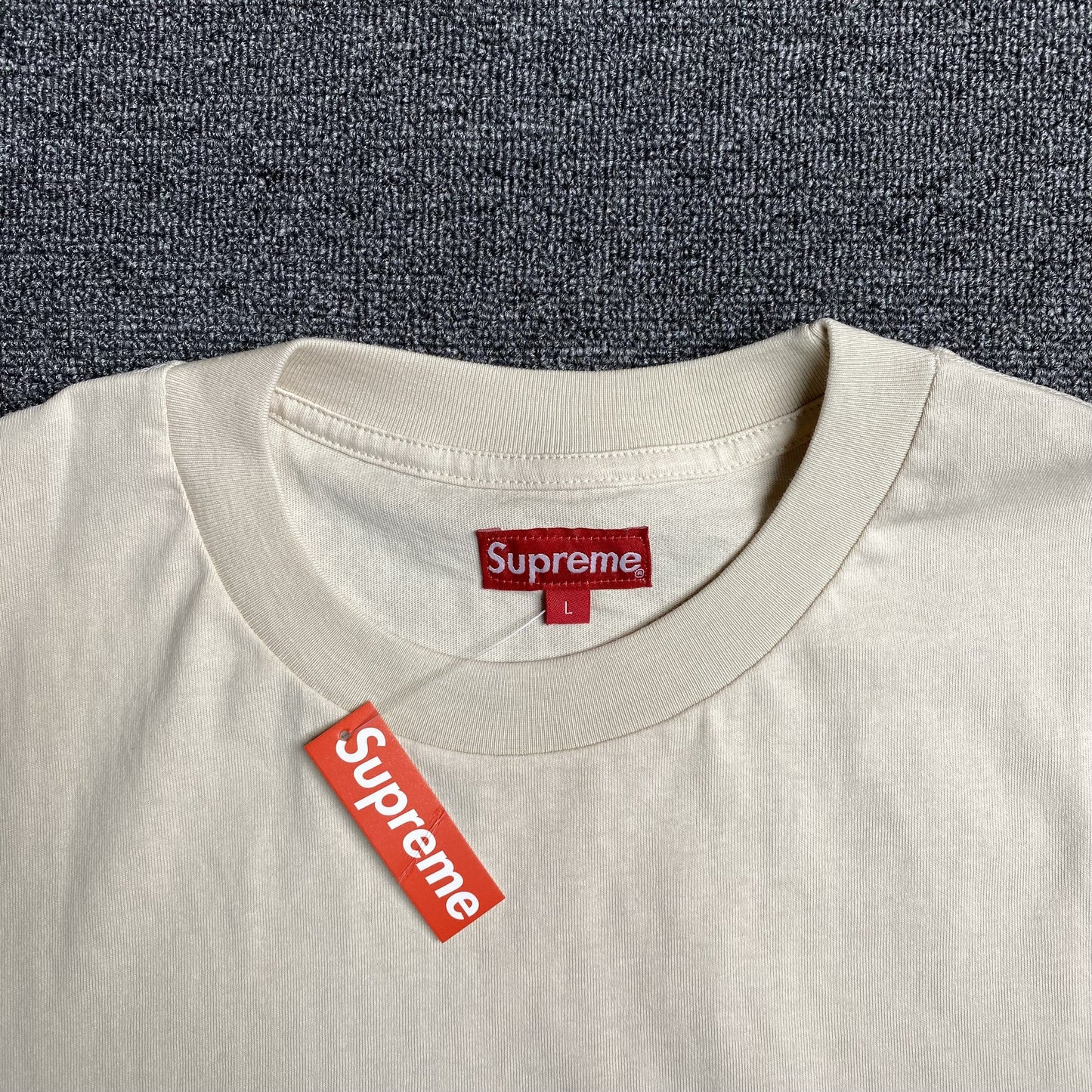 SUPREME CRACKED ARC S/S TOP TEE LIGHT TAN