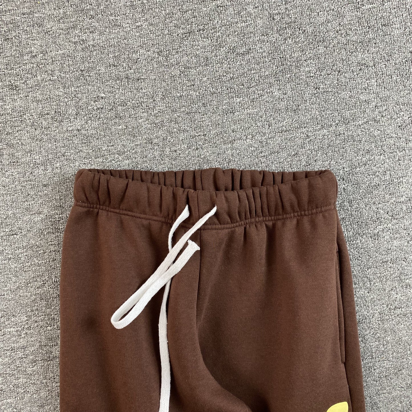 SYNA WORLD SYNA LOGO PANTS BROWN