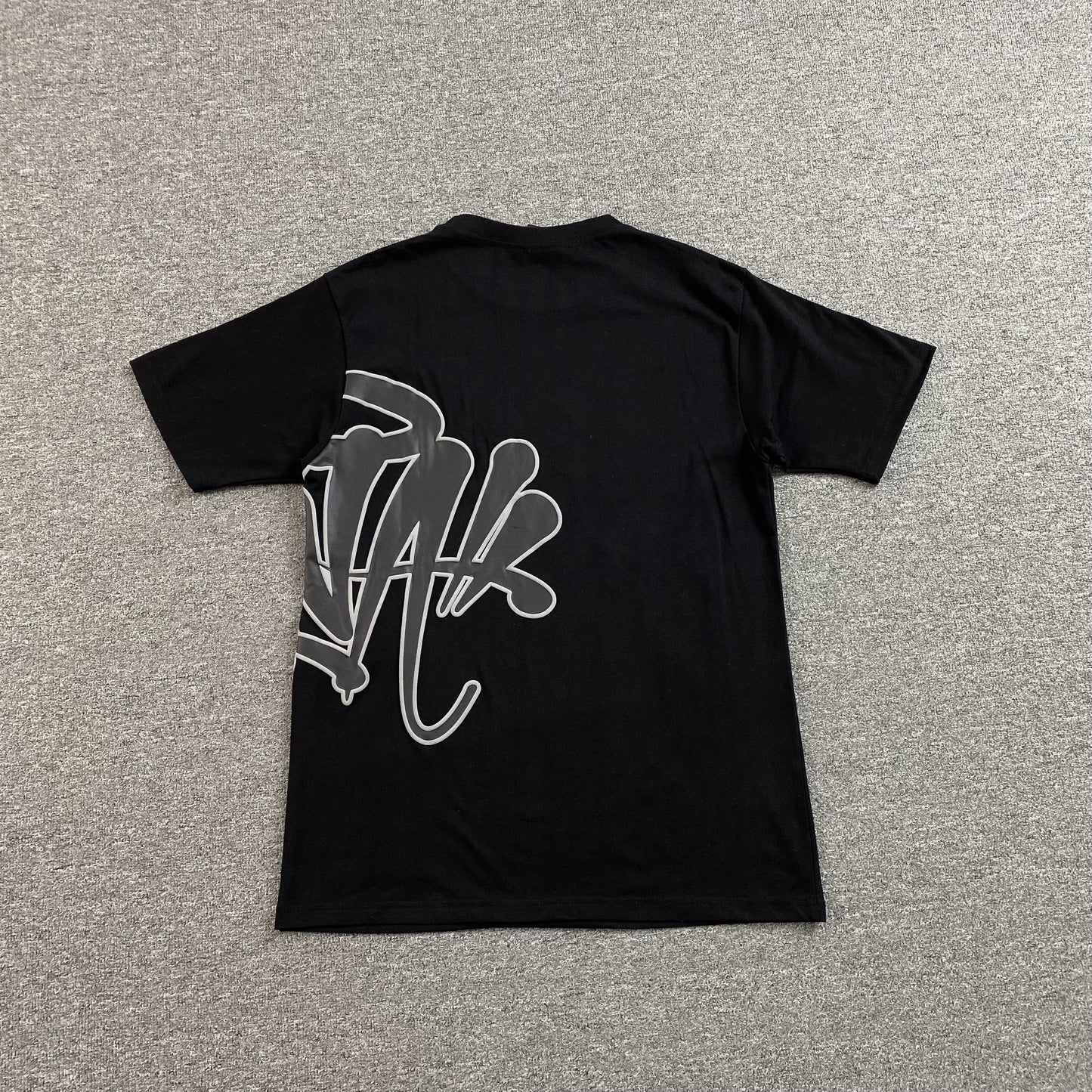 SYNA WORLD SYNA LOGO TEE BLACK