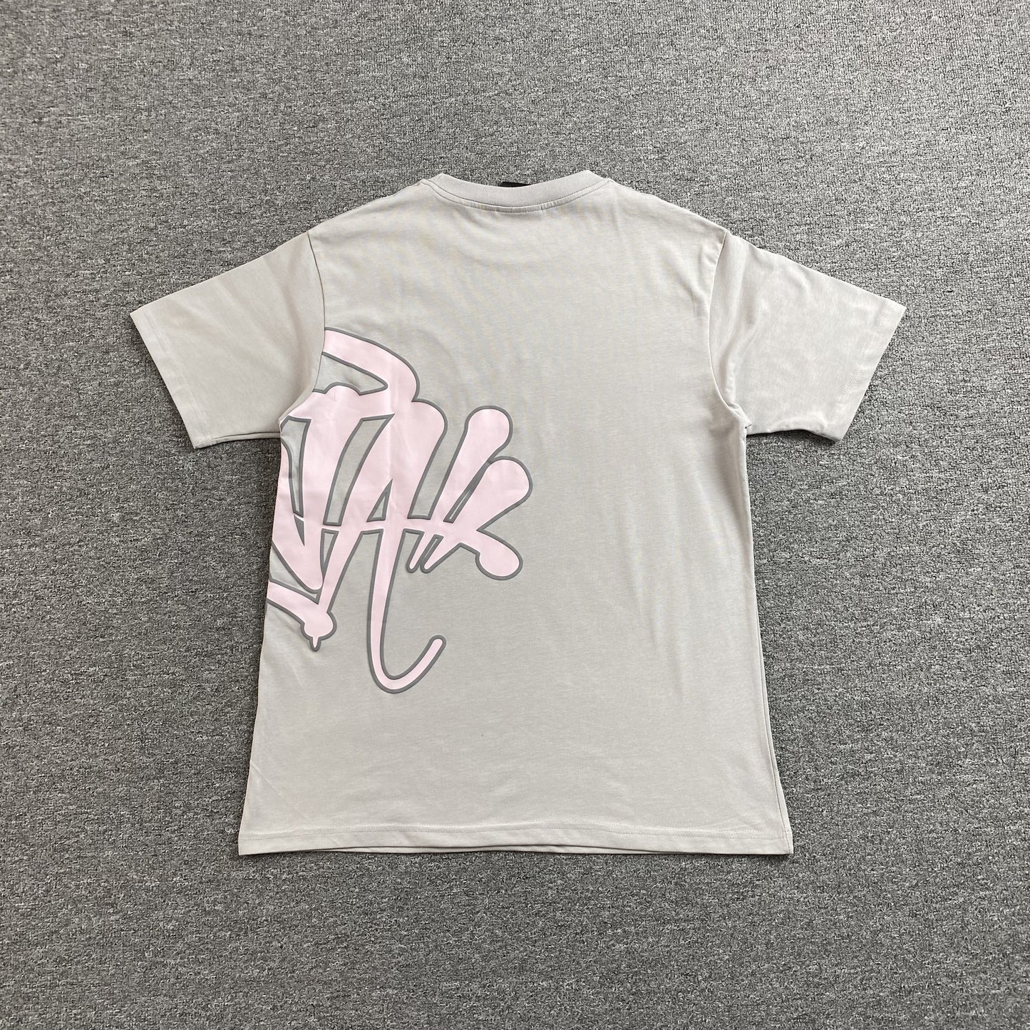 SYNA WORLD SYNA LOGO TEE GREY PINK