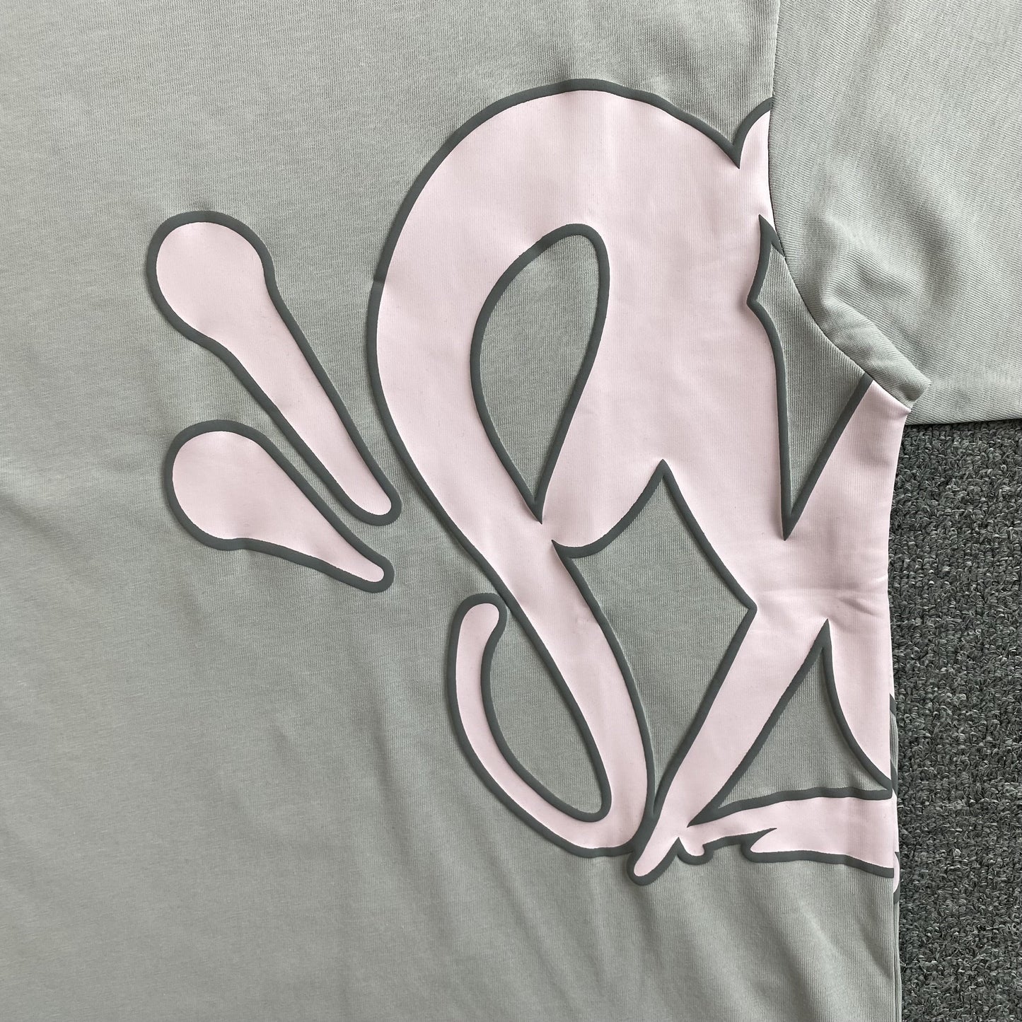SYNA WORLD SYNA LOGO TEE GREY PINK