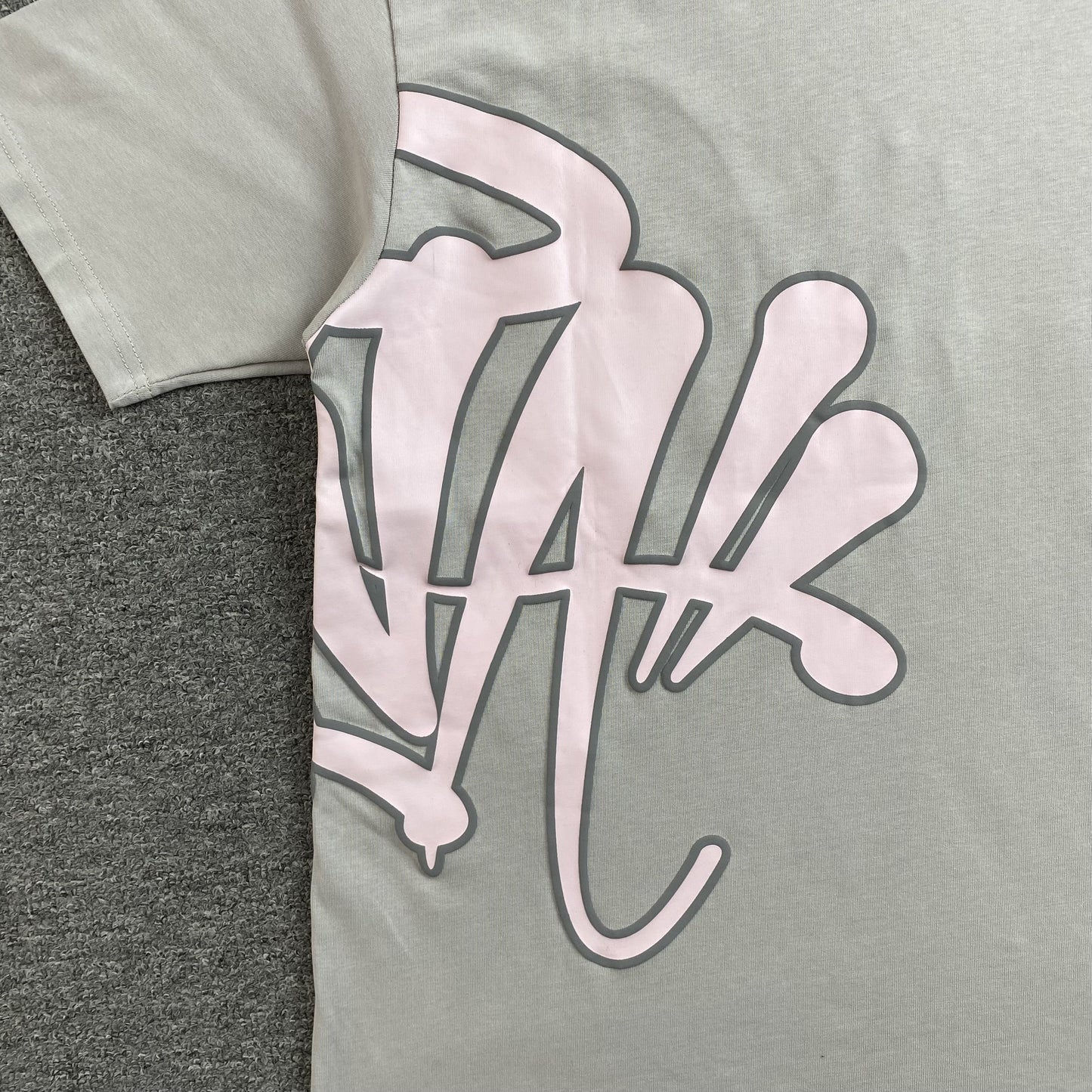 SYNA WORLD SYNA LOGO TEE GREY PINK
