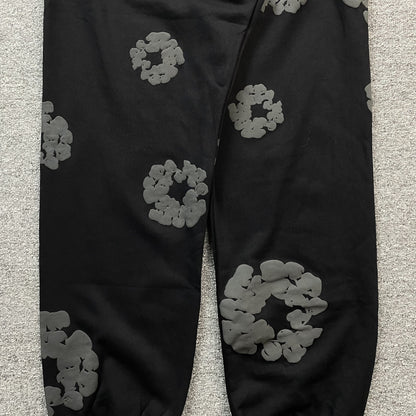 DENIM TEARS THE COTTON WREATH SWEATPANTS MONOCHROME