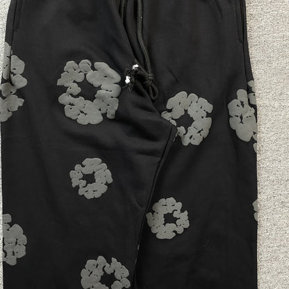 DENIM TEARS THE COTTON WREATH SWEATPANTS MONOCHROME