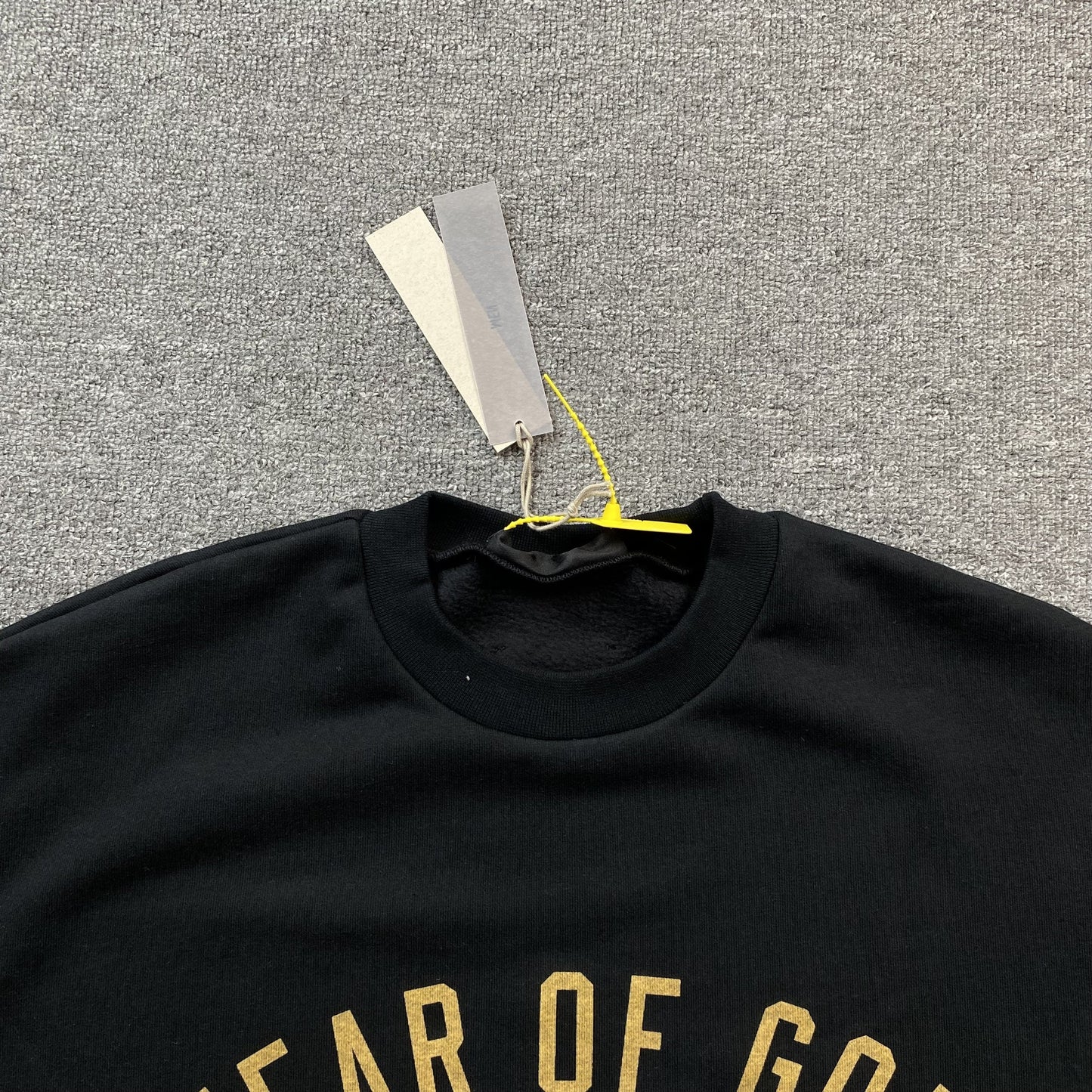 FEAR OF GOD ESSENTIALS CREWNECK BLACK
