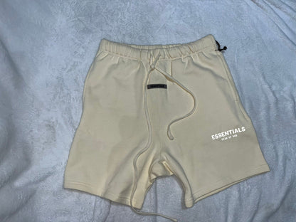 FEAR OF GOD ESSENTIALS FLEECE SHORTS BUTTERCREAM