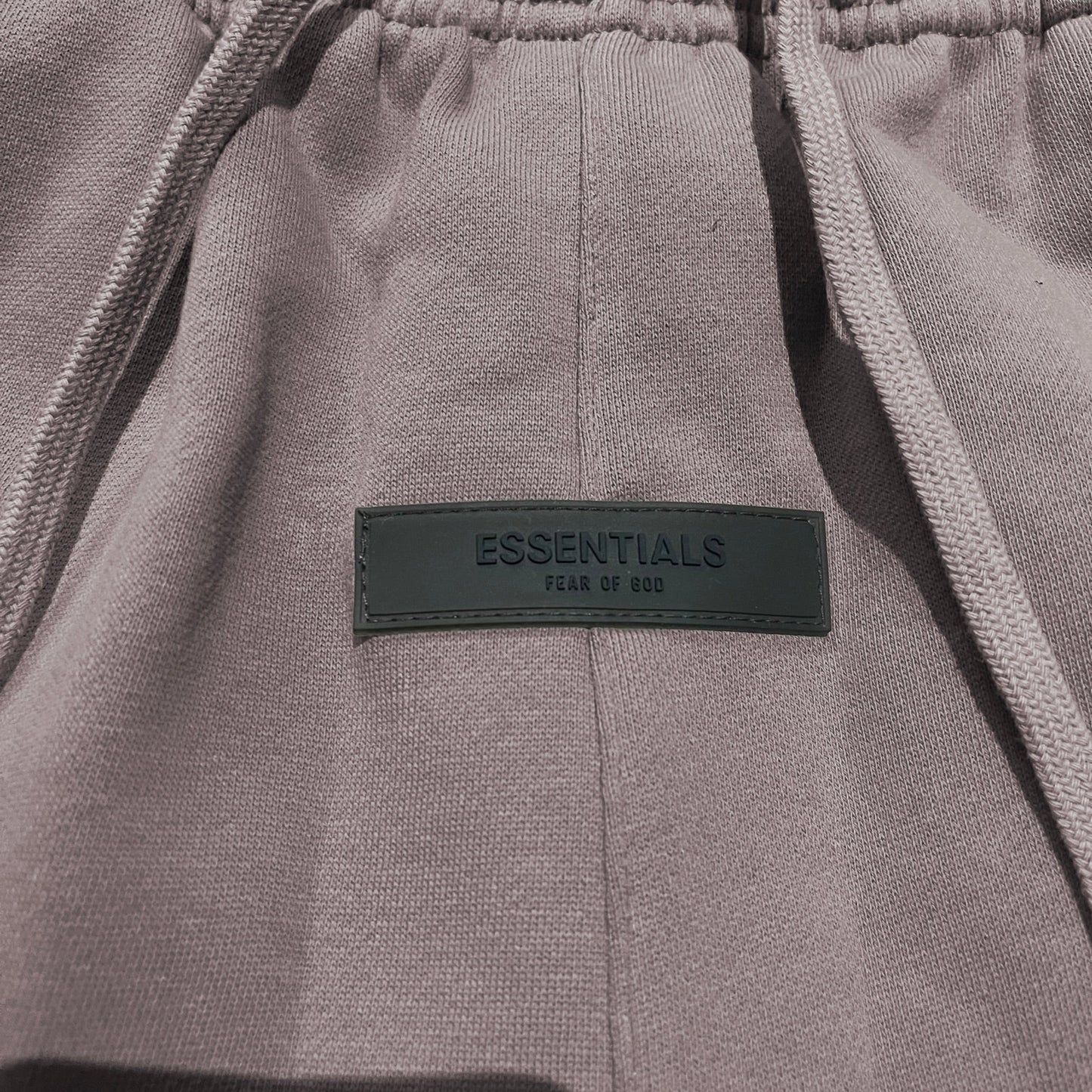 FEAR OF GOD ESSENTIALS SHORTS DESERT TAUPE