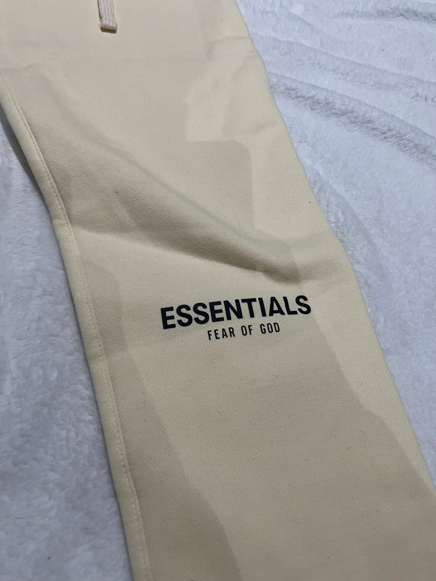 FEAR OF GOD ESSENTIALS SWEATPANTS BUTTERCREAM