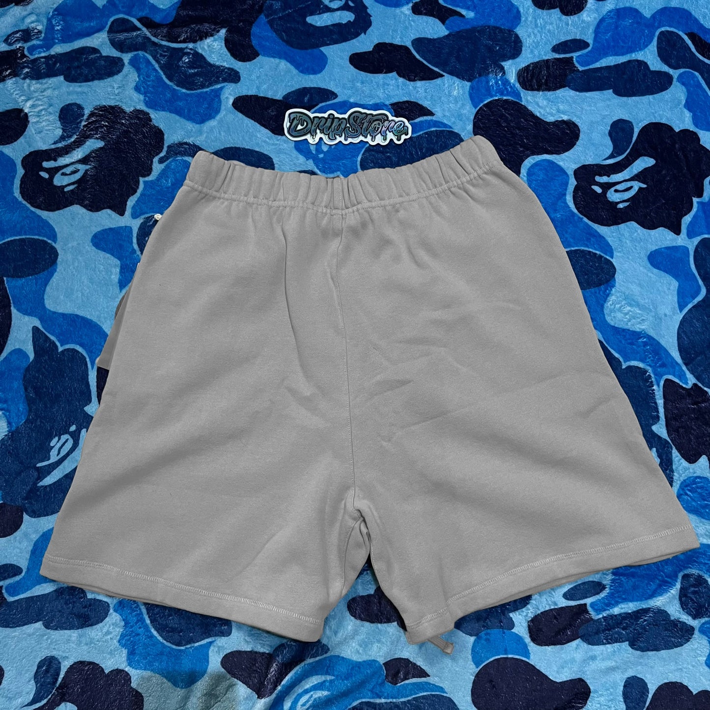 FEAR OF GOD ESSENTIALS SWEATSHORT SEAL