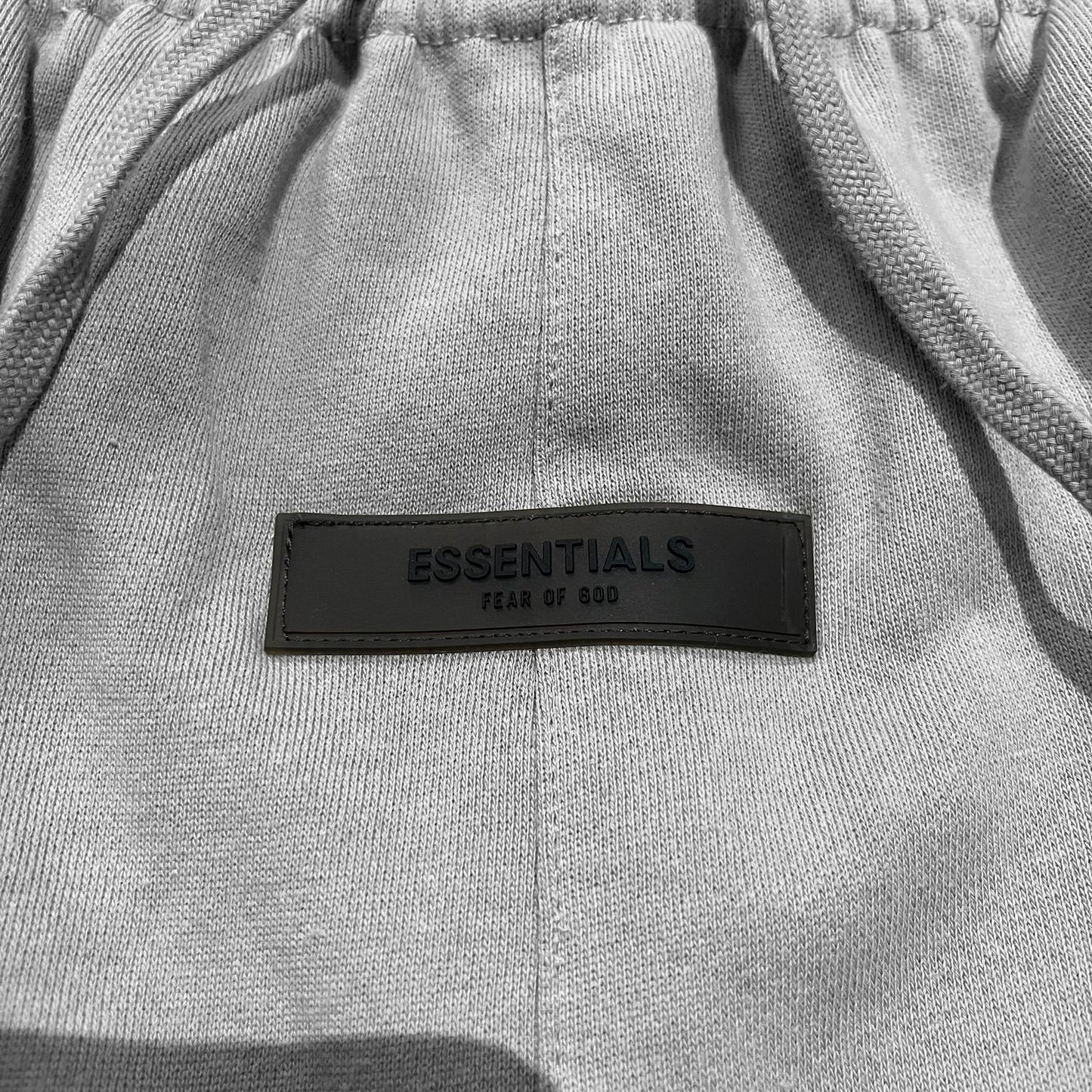 FEAR OF GOD ESSENTIALS SWEATSHORT SEAL