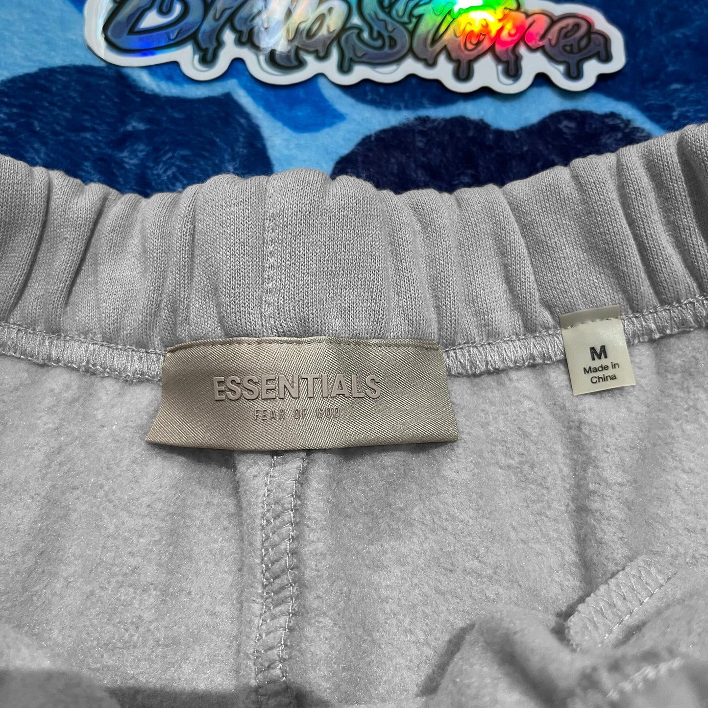 FEAR OF GOD ESSENTIALS SWEATSHORT SEAL