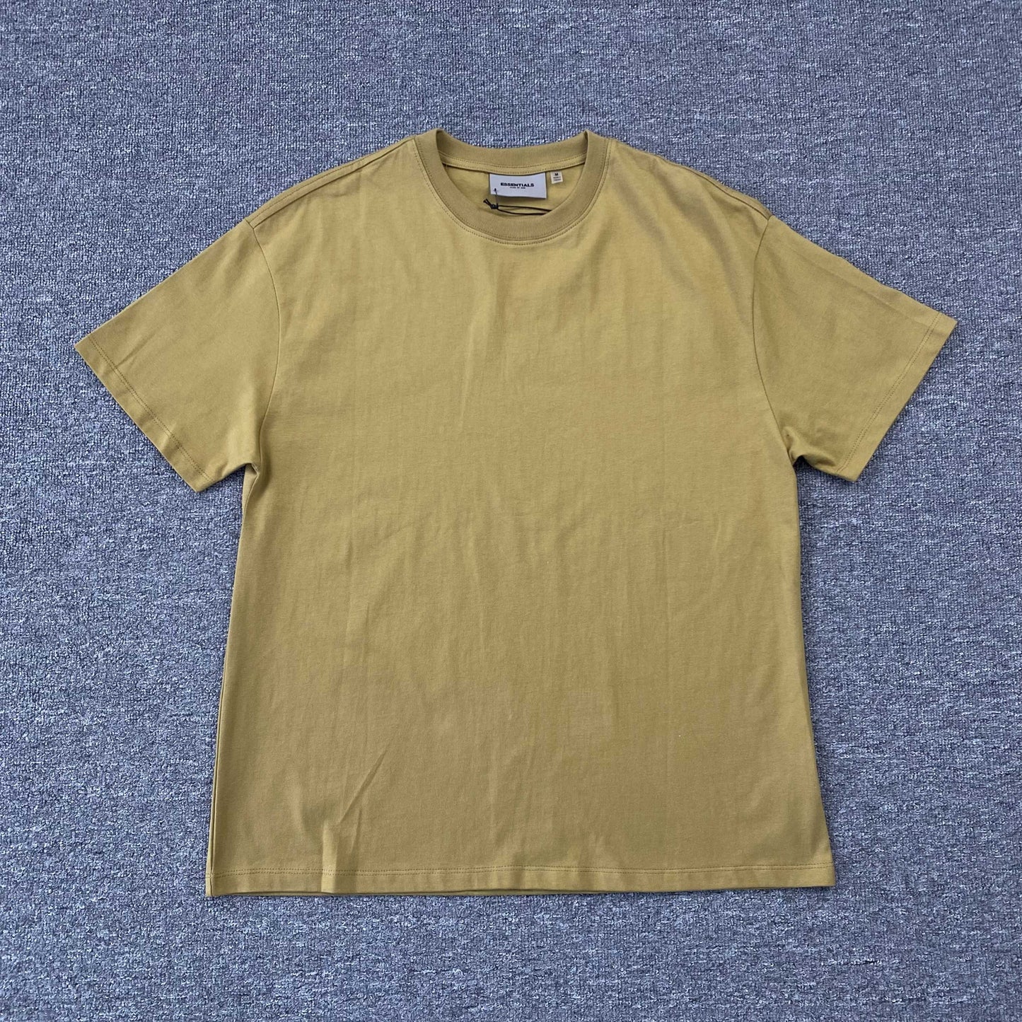 FEAR OF GOD ESSENTIALS TEE AMBER