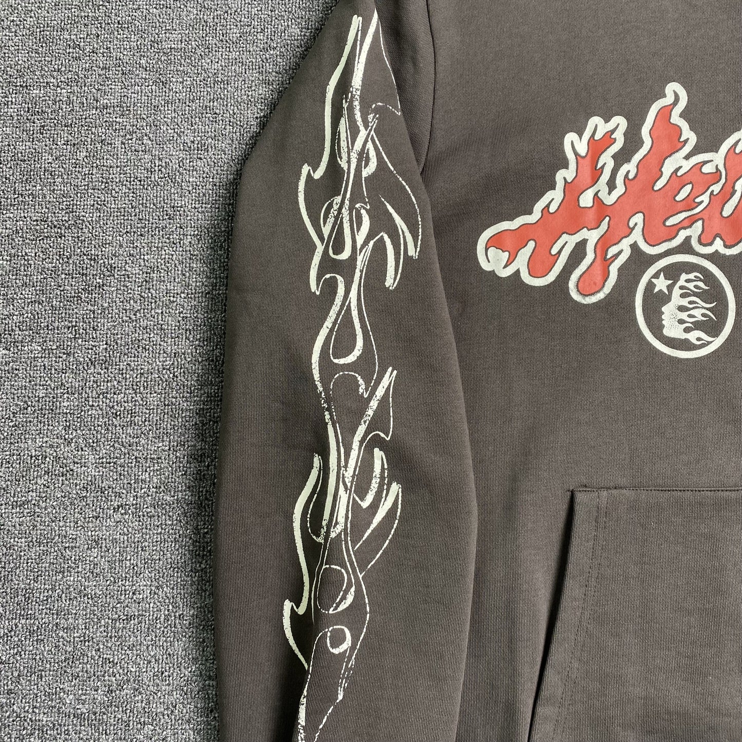 HELLSTAR RECORDS WORLD TOUR HOODIE GREY