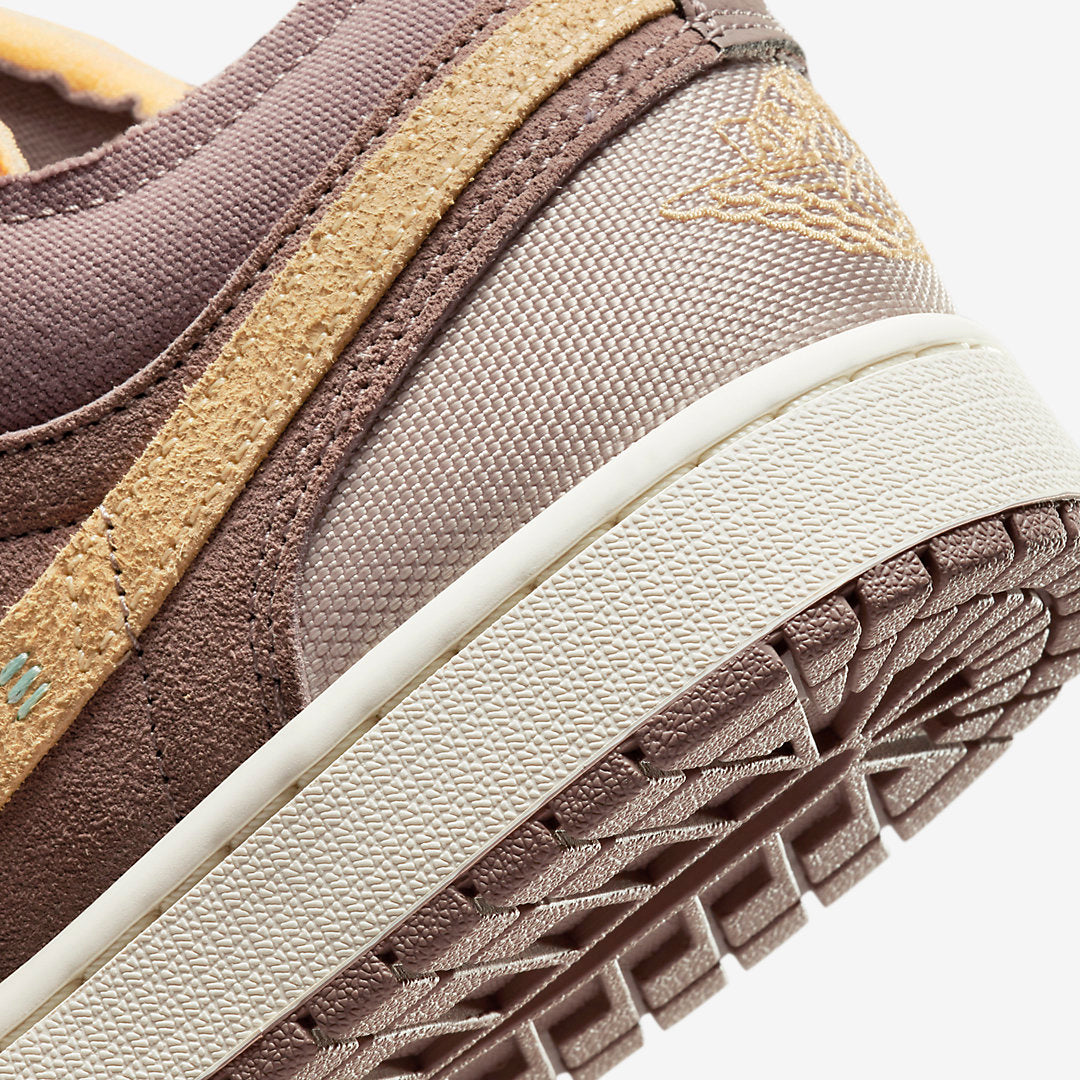 JORDAN 1 LOW INSIDE OUT