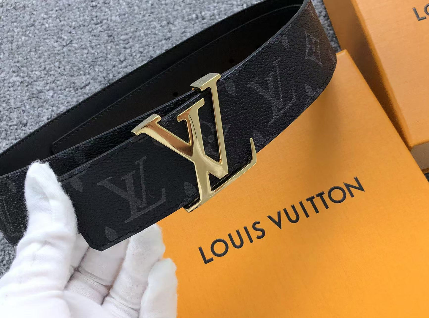 Louis Vuitton Monogram Gold LV Initials Belt Black
