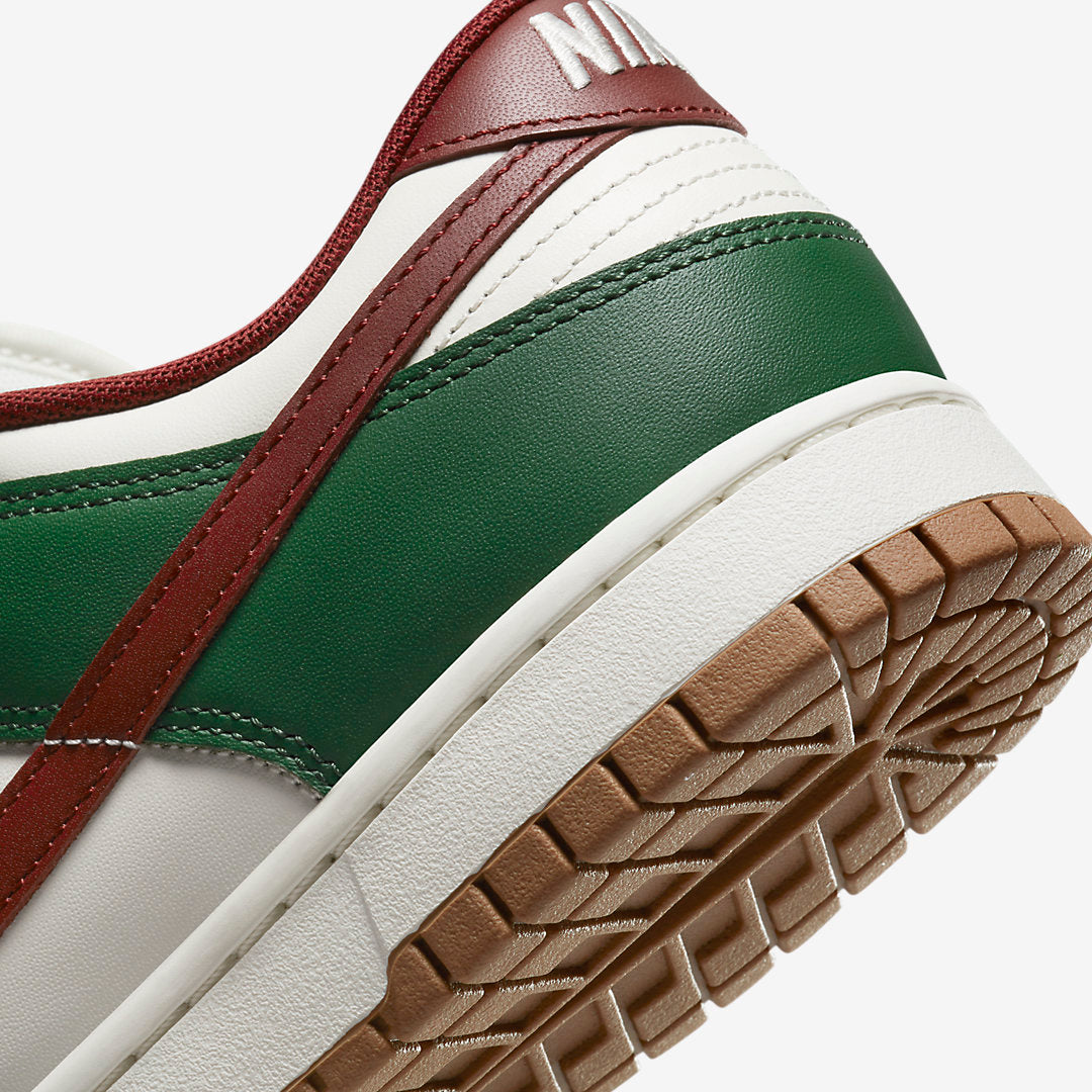 NIKE DUNK LOW GORGE GREEN