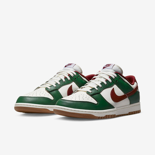 NIKE DUNK LOW GORGE GREEN