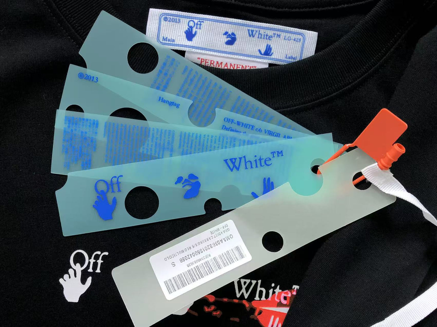 Off White Acrylic Arrow Tee Black
