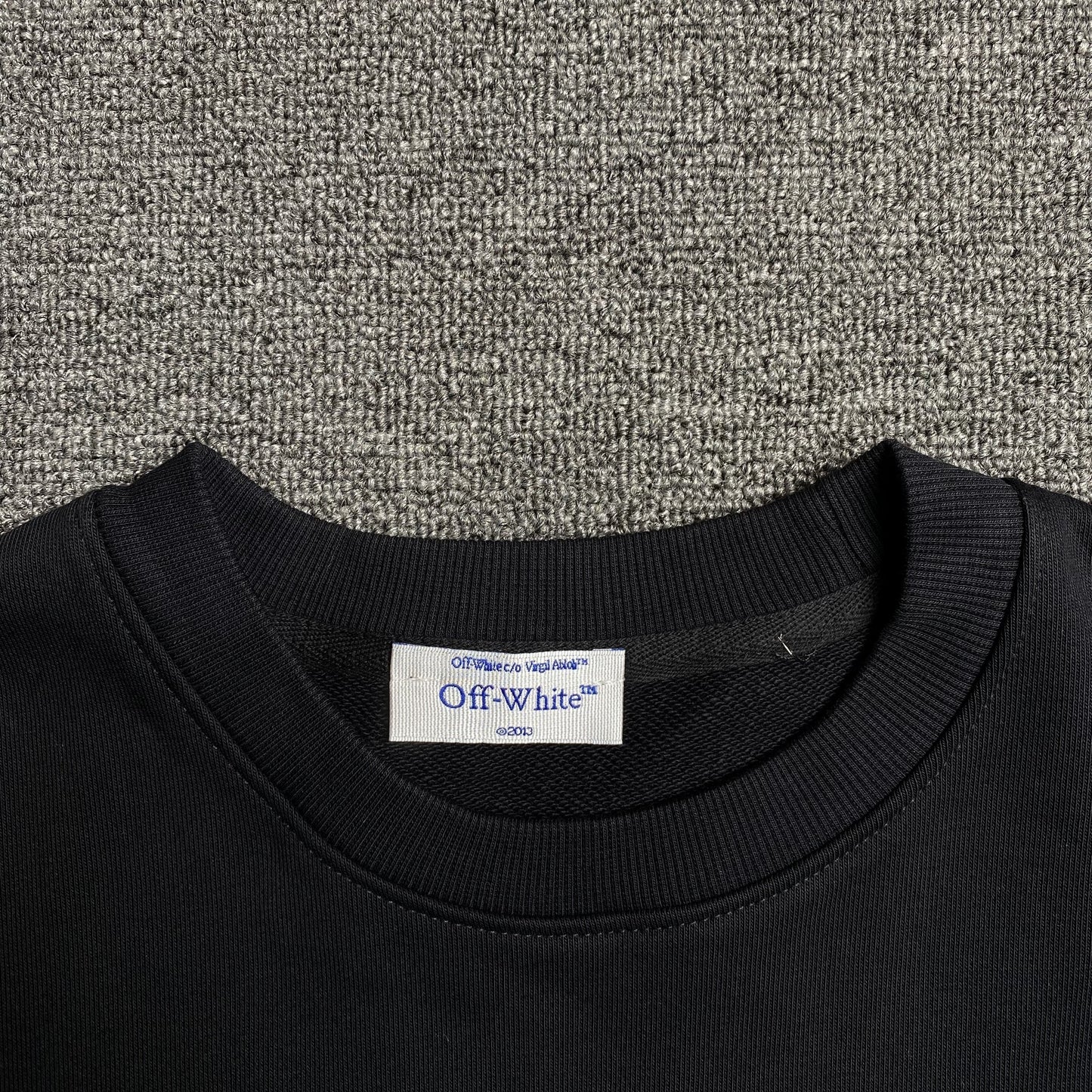 OFF WHITE BRUSHED ARROWS CREWNECK BLACK