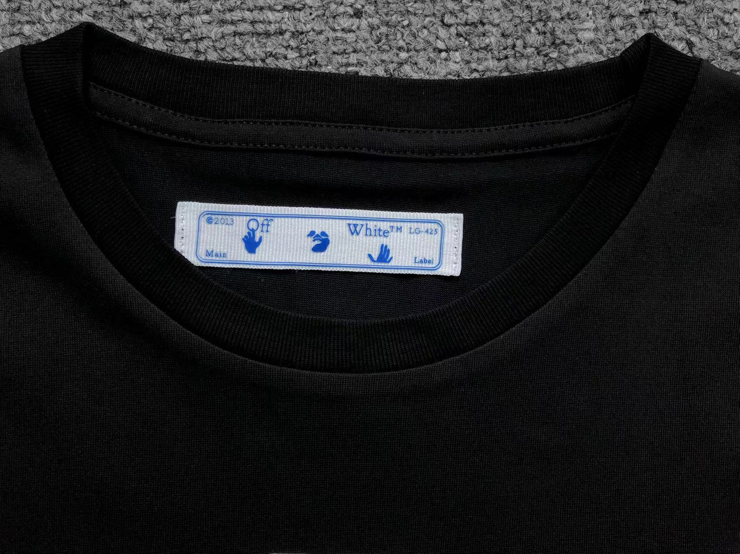 Off White Caravaggio Arrow Tee Black