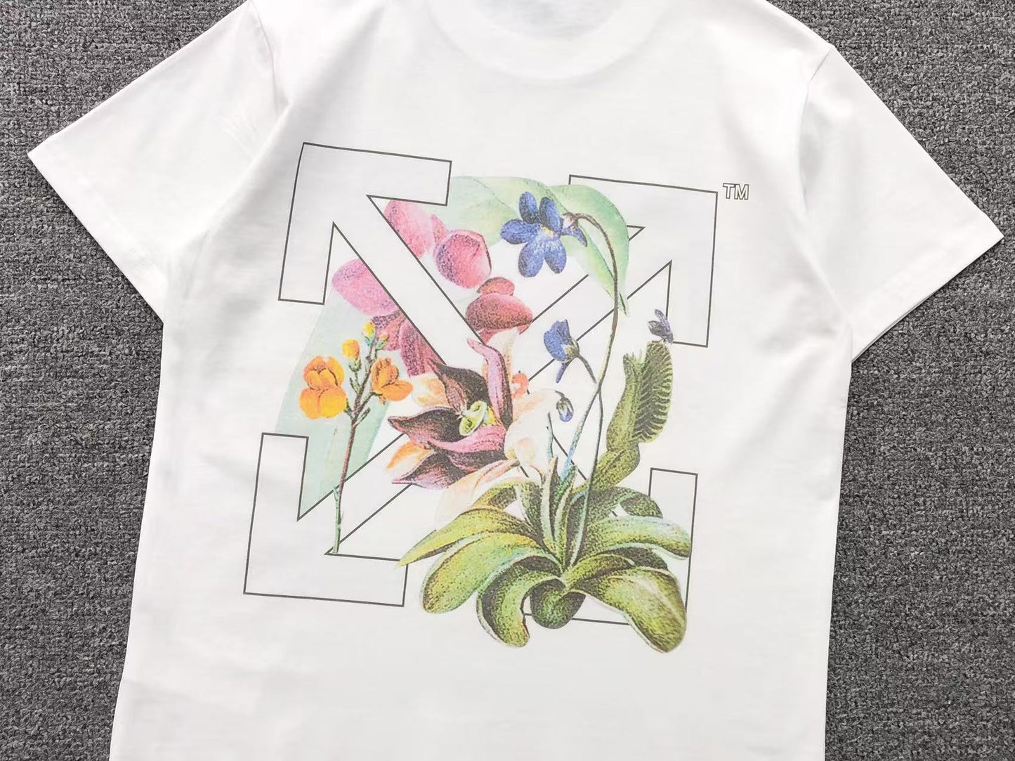Off White Floral Arrow Tee White