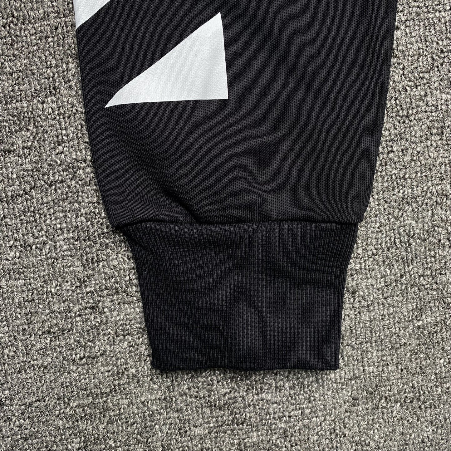 OFF WHITE OPPOSITE ARROW CREWNECK BLACK