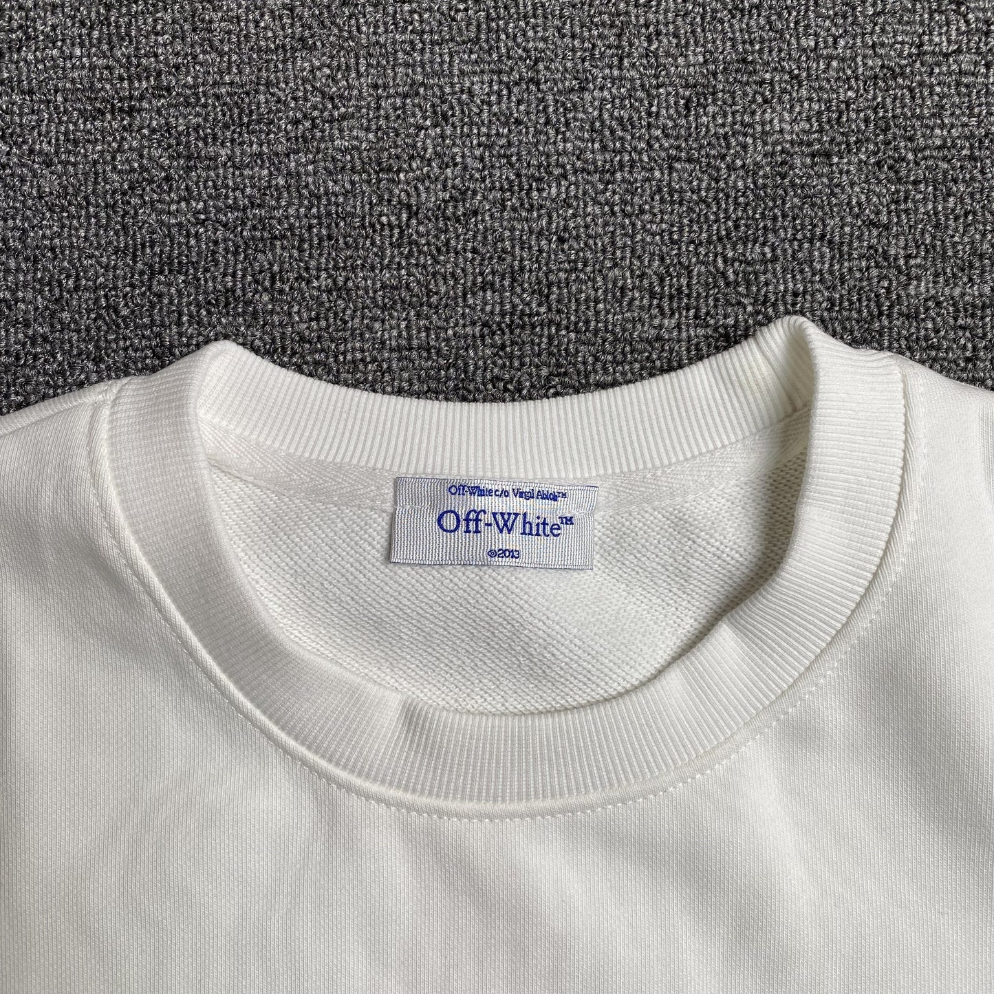 OFF WHITE SCRATCH ARROW CREWNECK WHITE