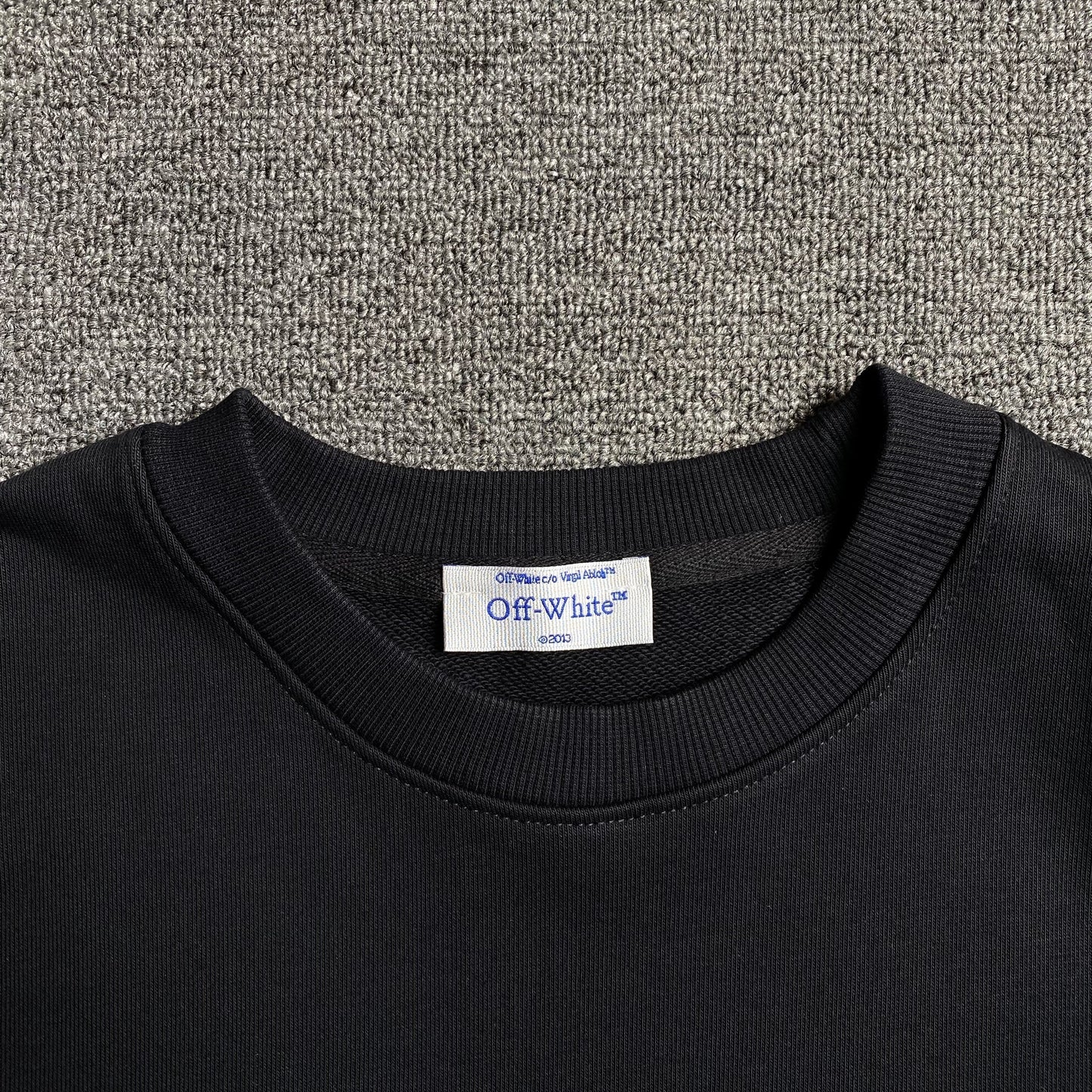 OFF WHITE SLIDING BOOK CREWNECK BLACK
