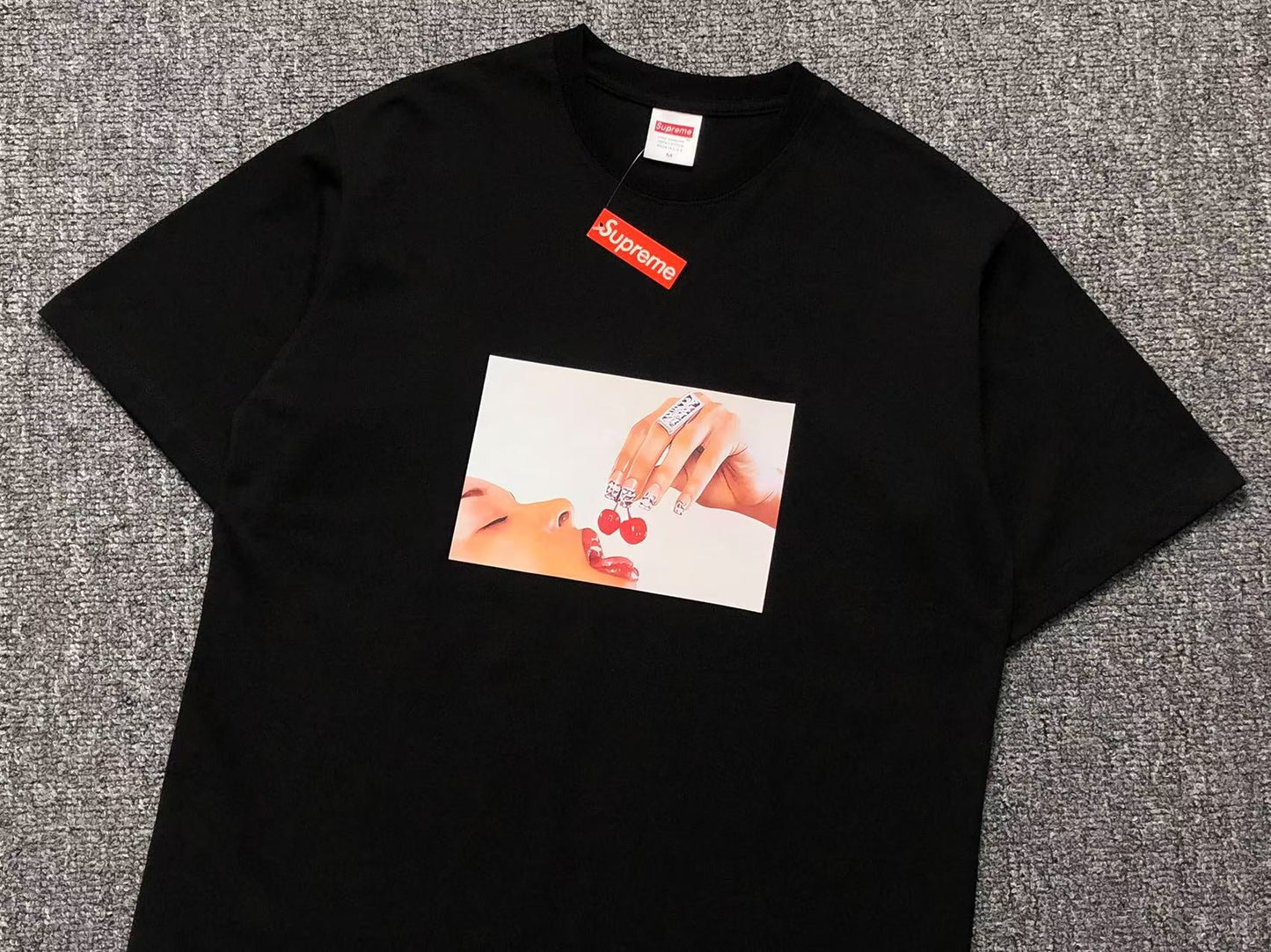 SUPREME CHERRIES TEE BLACK