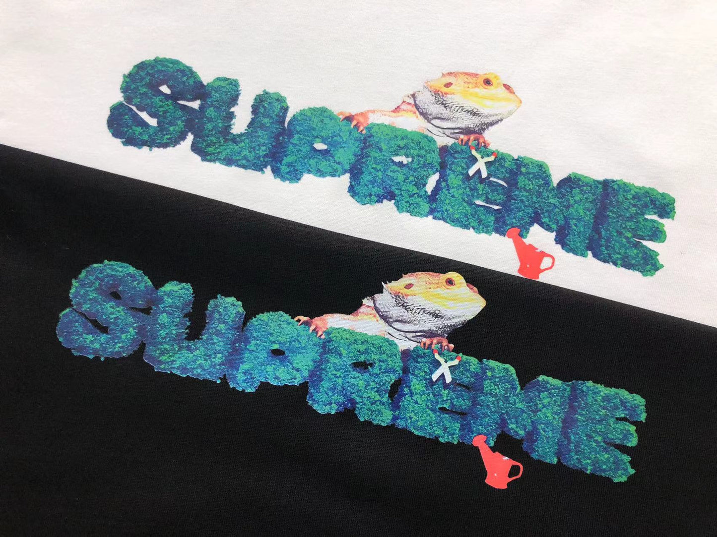 SUPREME LIZARD TEE WHITE