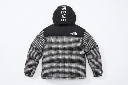 SUPREME x THE NORTH FACE STUDDED NUPTSE JACKET