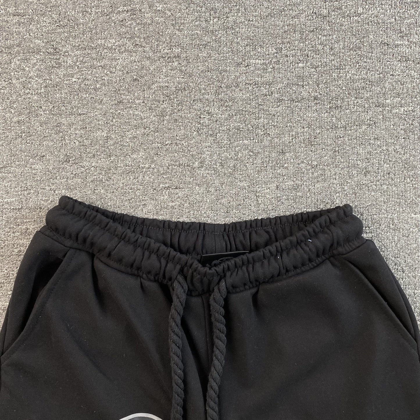 SYNA WORLD SYNA LOGO SHORTS BLACK