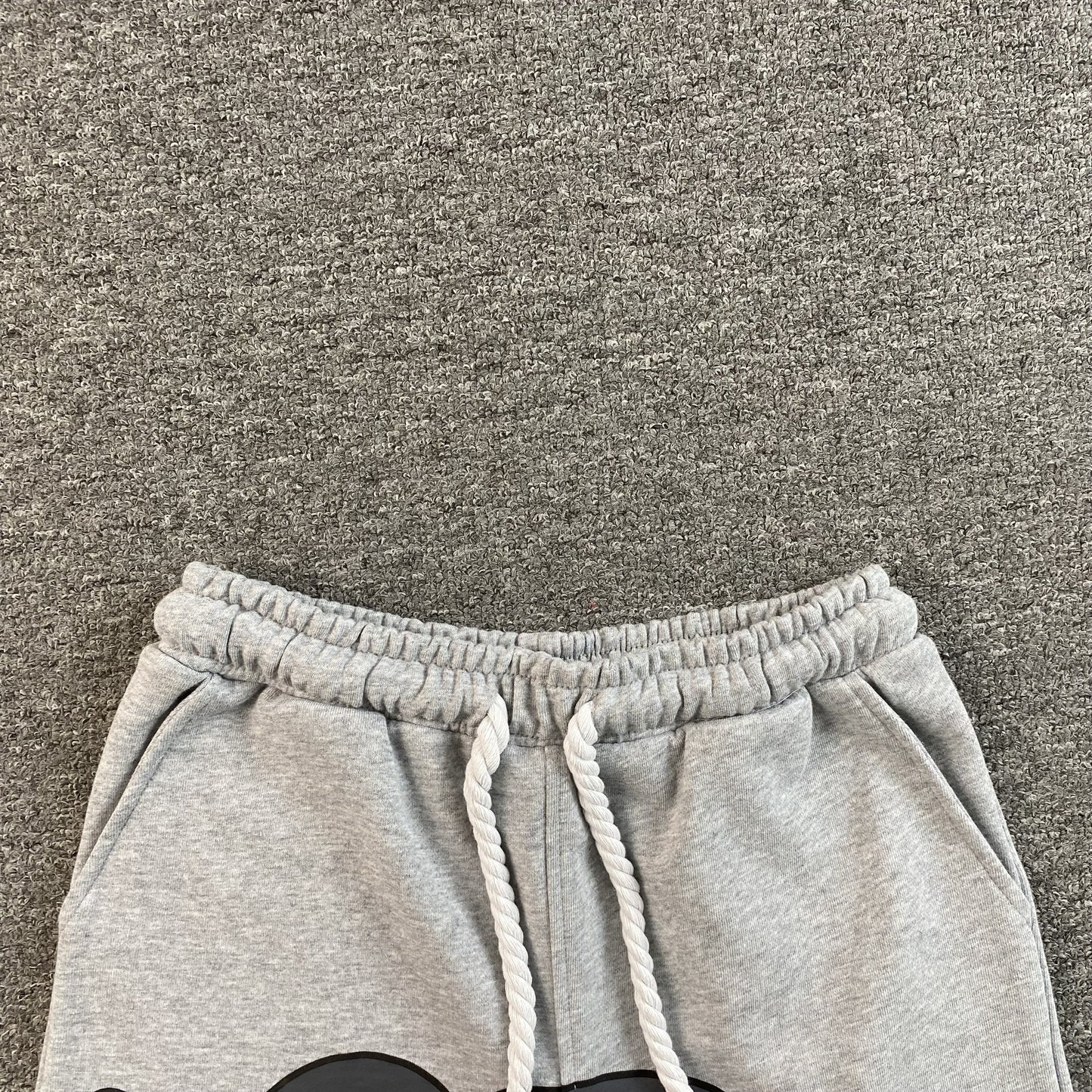 SYNA WORLD SYNA LOGO SHORTS GREY