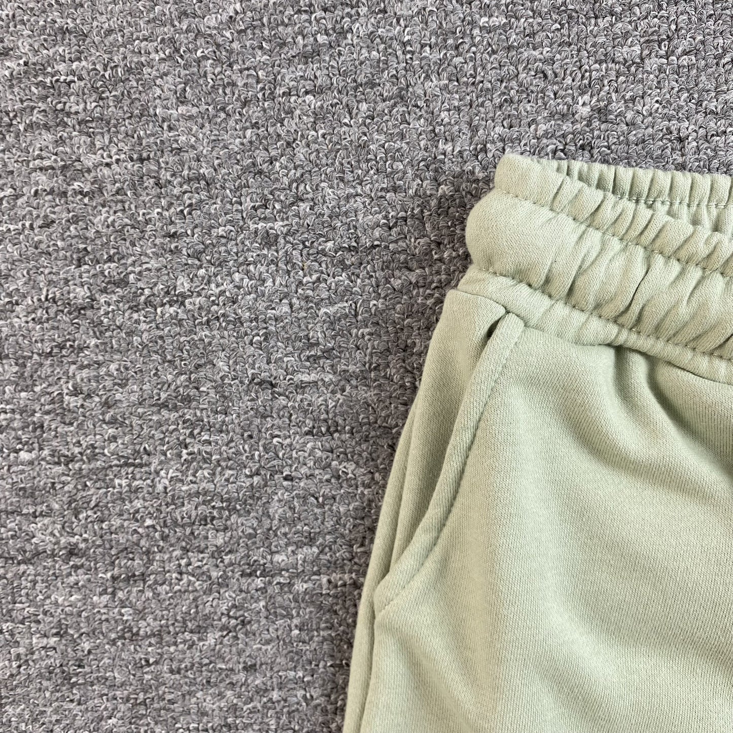 SYNA WORLD SYNA LOGO SHORTS SAGE