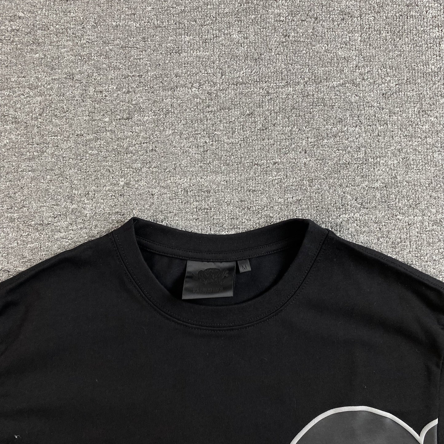 SYNA WORLD SYNA LOGO TEE BLACK