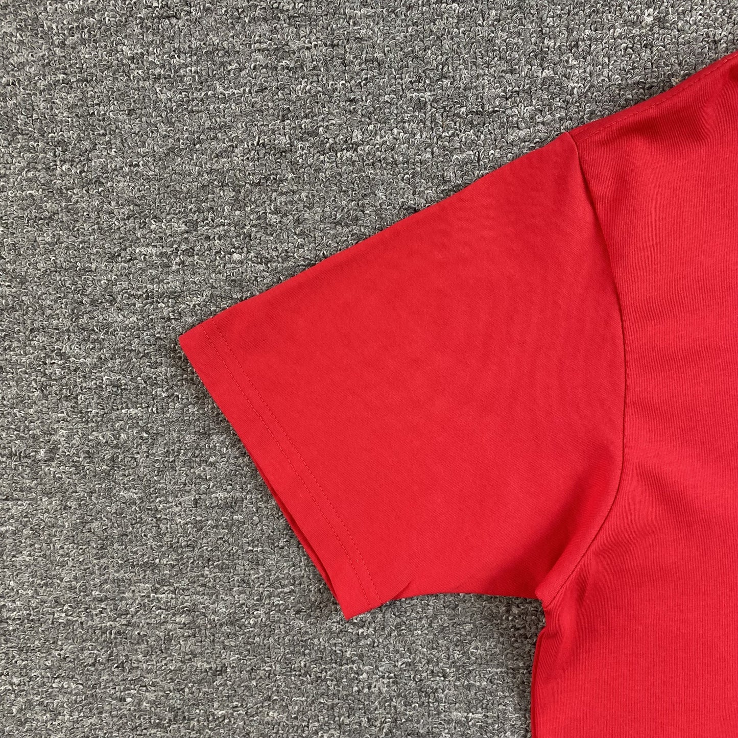 SYNA WORLD SYNA LOGO TEE RED
