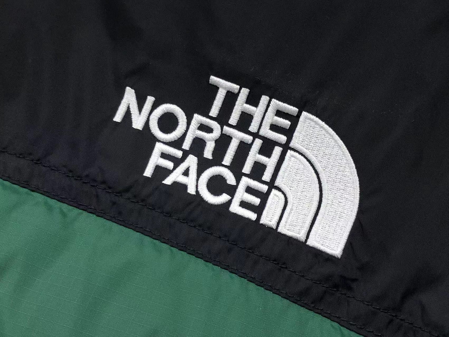 THE NORTH FACE 1996 RETRO NUPTSE 700 FILL PACKABLE JACKET GREEN