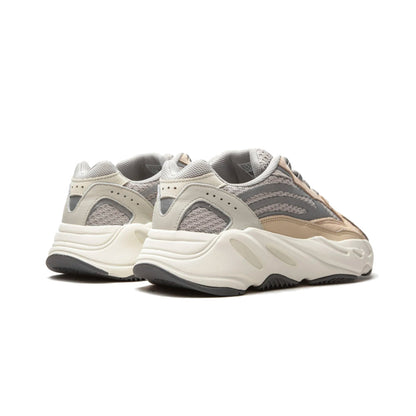 YEEZY BOOST 700 V2 CREAM